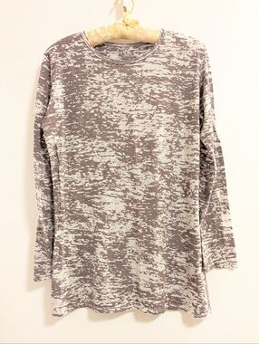 Go Couture Heathered Space-Dye Tee in Mauve and Cream